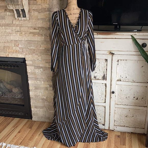Jane Plus One black and gold pinstripe long cut out sleeve maxi wrap dress - Picture 5 of 16